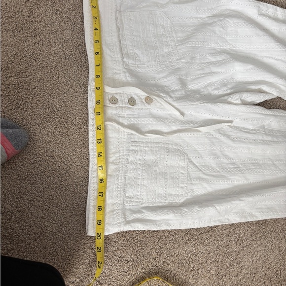 Sundance White Eyelet Button Front Pants Size Large - Picture 9 of 10